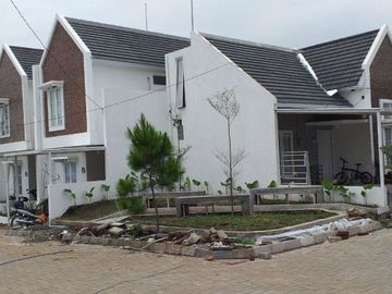 HUNIAN ALA EROPA RUMAH RASA VILLA SEJUK ASRI DI CILAME NGAMPRAH