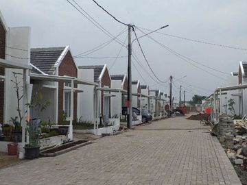 HUNIAN ALA EROPA RUMAH RASA VILLA SEJUK ASRI DI CILAME NGAMPRAH