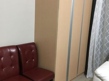 Fully furnished executive studio condo with parking