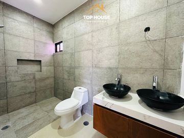 Casa en Lomas de la Rioja, Veracruz
