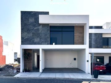Casa en Lomas de la Rioja, Veracruz