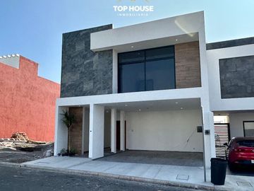 Casa en Lomas de la Rioja, Veracruz