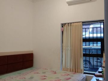 Dijual Rumah Lokasi Komplek Perumahan Modern & Masih Bagus