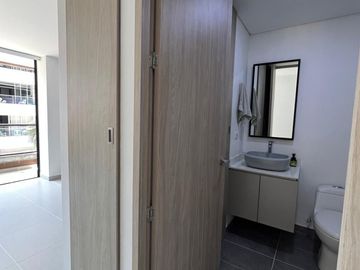 apartamento en arriendo en la castellana. Cod A218566