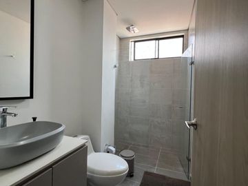 apartamento en arriendo en la castellana. Cod A218566