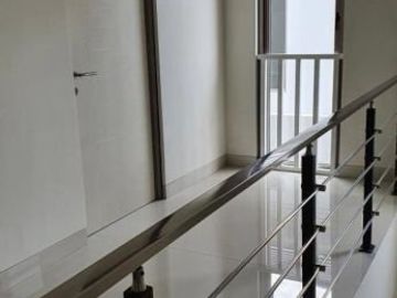 Rumah Gress Greenland Residence , Strategis