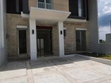 Rumah Gress Greenland Residence , Strategis