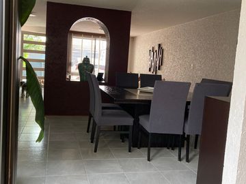 ¡EXCELENTE CASA EN MAGISTERIAL VISTABELLA¡