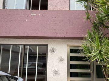 ¡EXCELENTE CASA EN MAGISTERIAL VISTABELLA¡
