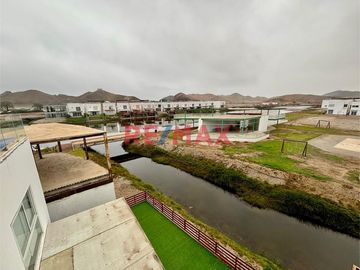 📍 A solo 90 minutos de Lima y a 15 minutos del Boulevard de Asia
¿Buscas un refugio frente al mar que combine comodidad, naturaleza y diversión para