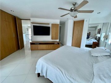 CASA EN EXCLUSIVO CONJUNTO CERRADO FRENTE AL MAR