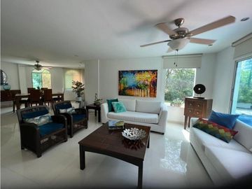 CASA EN EXCLUSIVO CONJUNTO CERRADO FRENTE AL MAR
