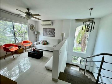 CASA EN EXCLUSIVO CONJUNTO CERRADO FRENTE AL MAR