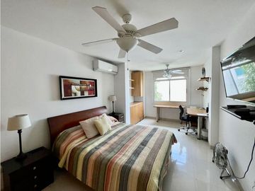 CASA EN EXCLUSIVO CONJUNTO CERRADO FRENTE AL MAR