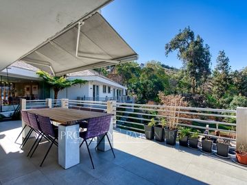 Estupenda casa moderna con gran jardín