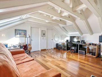 Estupenda casa moderna con gran jardín