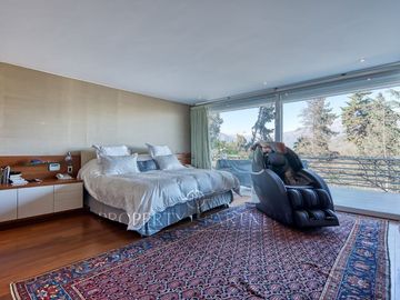 Estupenda casa moderna con gran jardín
