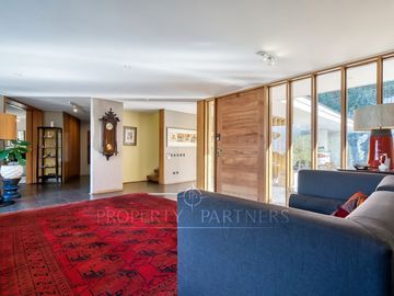 Estupenda casa moderna con gran jardín