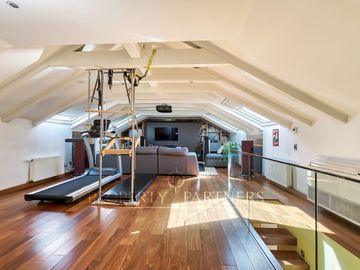 Estupenda casa moderna con gran jardín