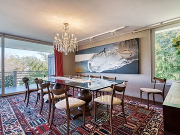 Estupenda casa moderna con gran jardín