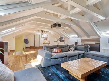 Estupenda casa moderna con gran jardín