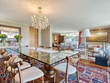 Estupenda casa moderna con gran jardín