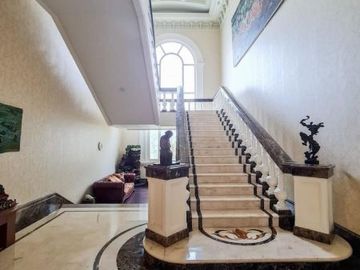 DIJUAL RUMAH LUXURIOUS EUROPEAN CLASSIC NORTRIDGE GOLF SENTUL CITY