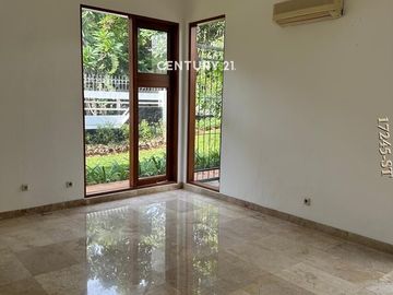 Dijual Rumah Posisi Hook  Siap Huni Di Permata Hijau