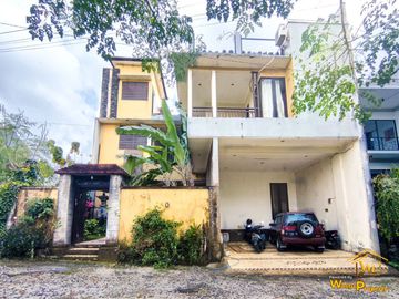 RUMAH MEWAH 3 LANTAI DI JIMBARAN VIEW PATUNG GWK DEKAT UNUD