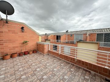 casa en venta en villas de alcalá. Cod V2111