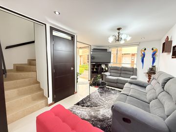 casa en venta en villas de alcalá. Cod V2111