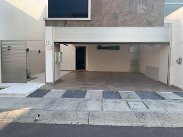 Casa en VENTA muy bonita FRACC lomas residencial en la Riviera Veracruzana