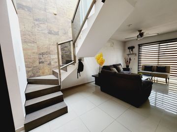 Casa en VENTA muy bonita FRACC lomas residencial en la Riviera Veracruzana