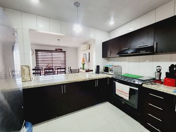 Casa en VENTA muy bonita FRACC lomas residencial en la Riviera Veracruzana