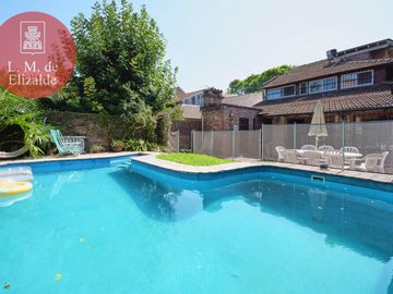 Julian Navarro y Hudson - Casa en Venta c/jardin y pileta - Beccar