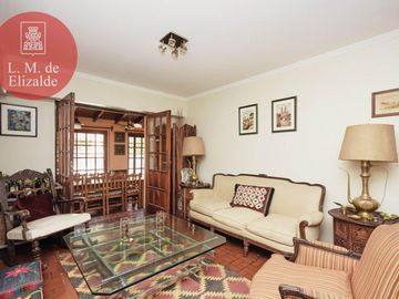 Julian Navarro y Hudson - Casa en Venta c/jardin y pileta - Beccar