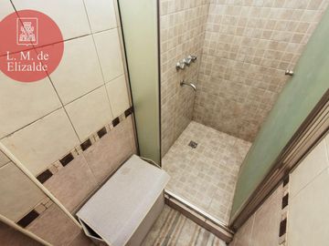 Julian Navarro y Hudson - Casa en Venta c/jardin y pileta - Beccar