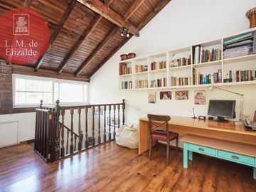 Julian Navarro y Hudson - Casa en Venta c/jardin y pileta - Beccar