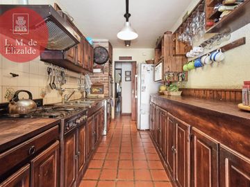 Julian Navarro y Hudson - Casa en Venta c/jardin y pileta - Beccar