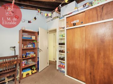 Julian Navarro y Hudson - Casa en Venta c/jardin y pileta - Beccar
