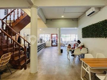 Dijual Rumah Cafe Siap Usaha di Bintaro
