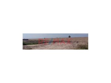 Amplio terreno de 6,070 m2
Totalmente cercado
Con pozo de agua propio
Ubicado en el sector Canyar Bajo, distrito de Alto Laran
Provincia de Chinch