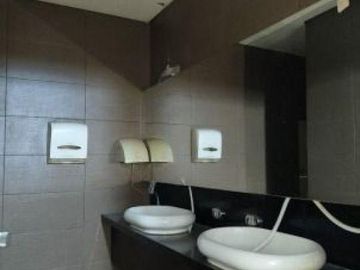 Ruko Gandeng 3Lantai, @ Kemang Raya, Komersial, Strategis, SHM