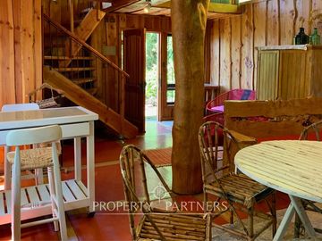 Casa en un campo y proyecto de loteo