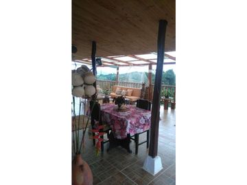 HERMOSA FINCA PRODUCTIVA Y DE RECREO EN LA CUMBRE VALLE