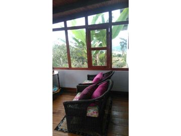 HERMOSA FINCA PRODUCTIVA Y DE RECREO EN LA CUMBRE VALLE