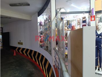 ¡Inicia tu negocio en el corazón comercial de Trujillo! 🏢✨

📍 Ubicación estratégica: Esta tienda de 9.1 m² se encuentra ubicada en el primer piso de