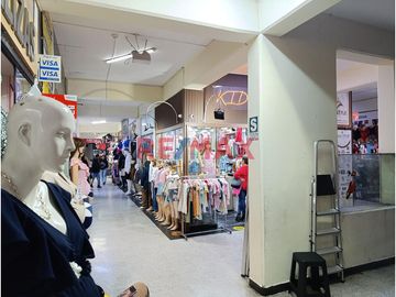 ¡Inicia tu negocio en el corazón comercial de Trujillo! 🏢✨

📍 Ubicación estratégica: Esta tienda de 9.1 m² se encuentra ubicada en el primer piso de