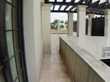 Samborondon Plazalagos Town Center exclusivo departamento de venta