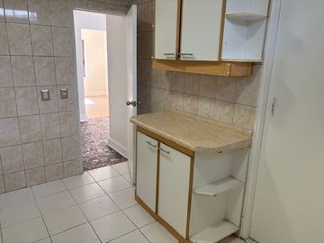 Casa remodelada apta para oficina/luminosa/amplios espacios